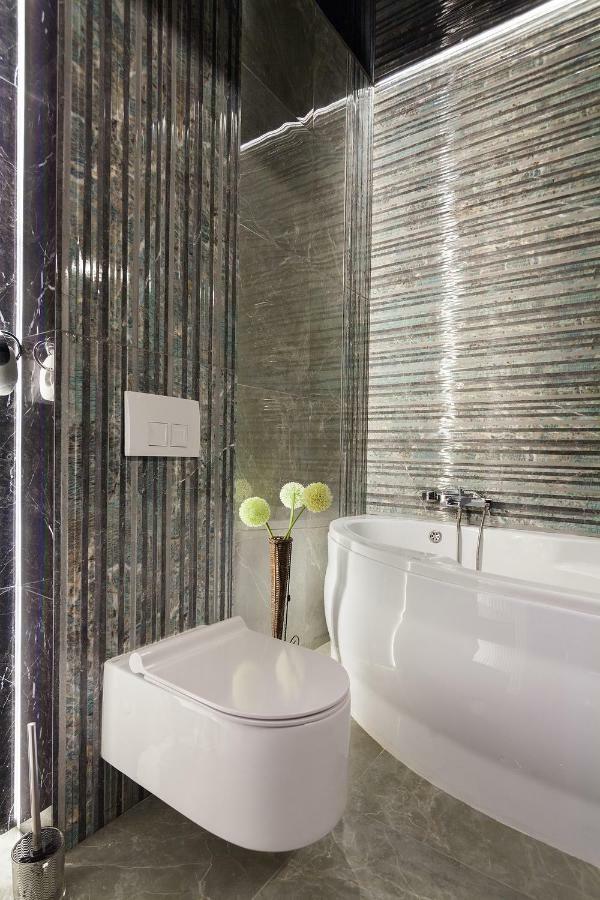 Delux Leopolli Near Shopping Mall Forum Apartment Lviv