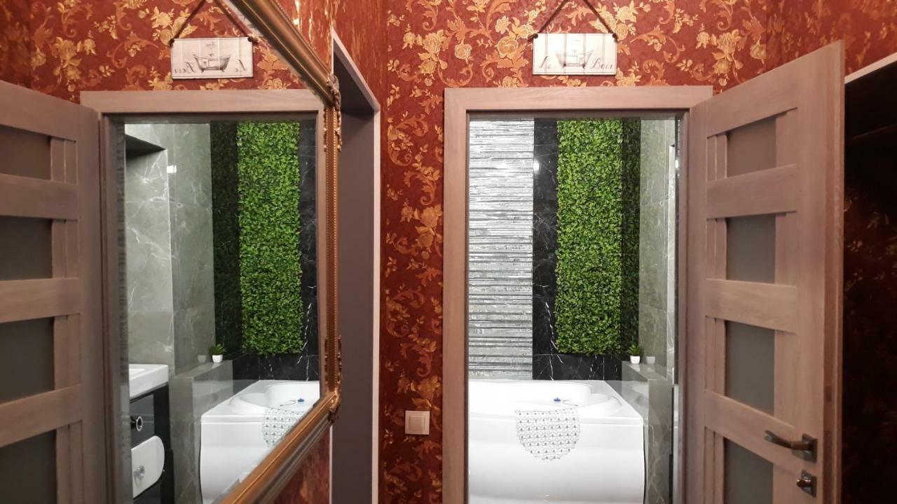 Delux Leopolli Near Shopping Mall Forum Apartment Lviv